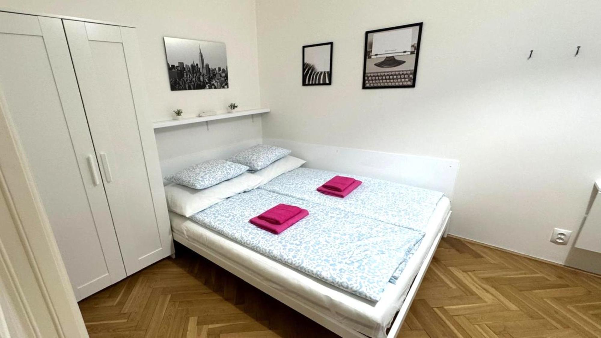 Side Street Apartments Prague Exterior photo