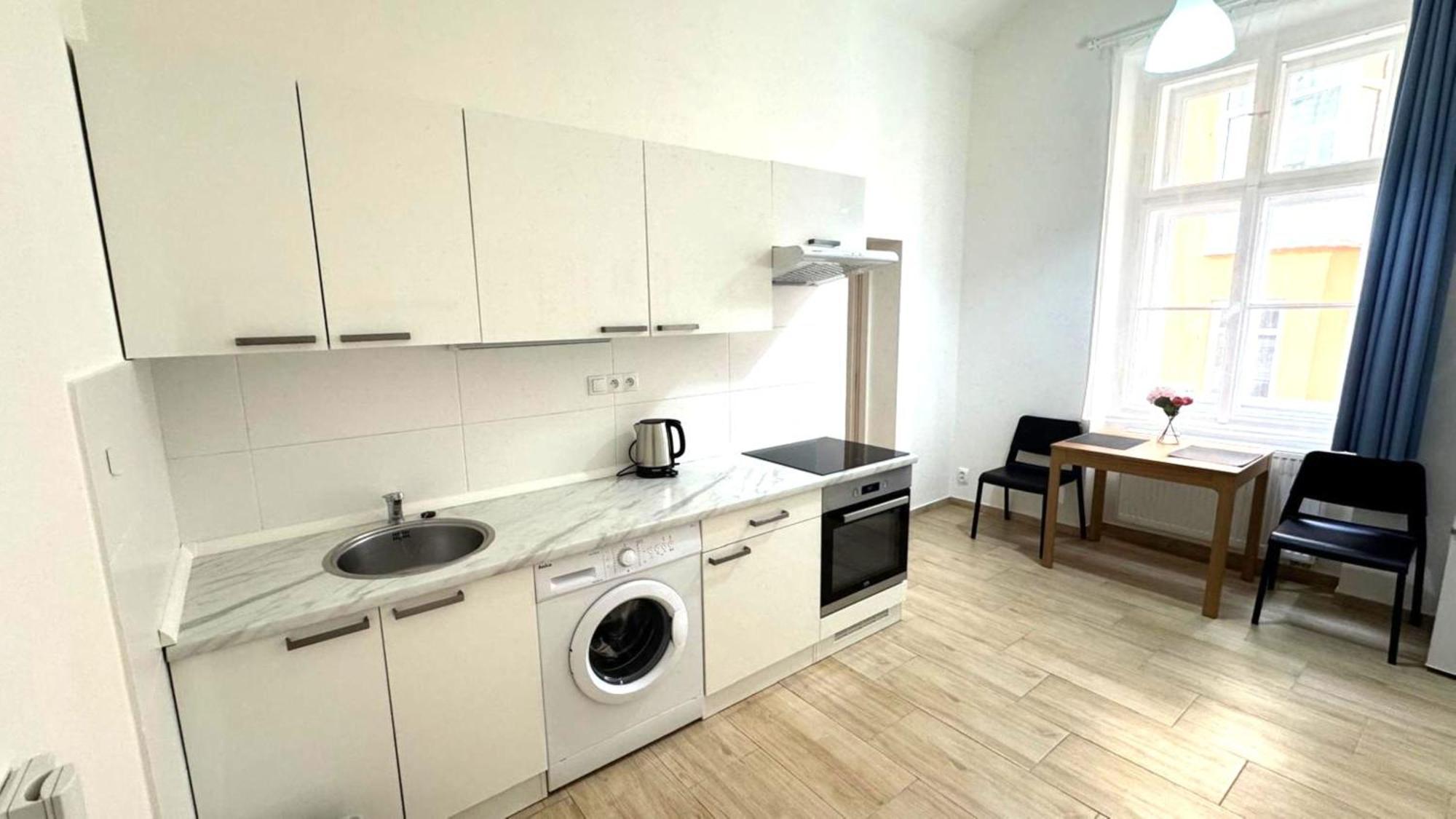 Side Street Apartments Prague Room photo